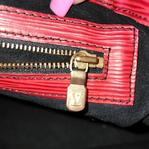 Louis Vuitton Noe Bucket Bag ❤️🖤 - Picture 10 of 16